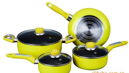 鋁制不粘組合套裝鍋 現(xiàn)代廚房的實(shí)用利器